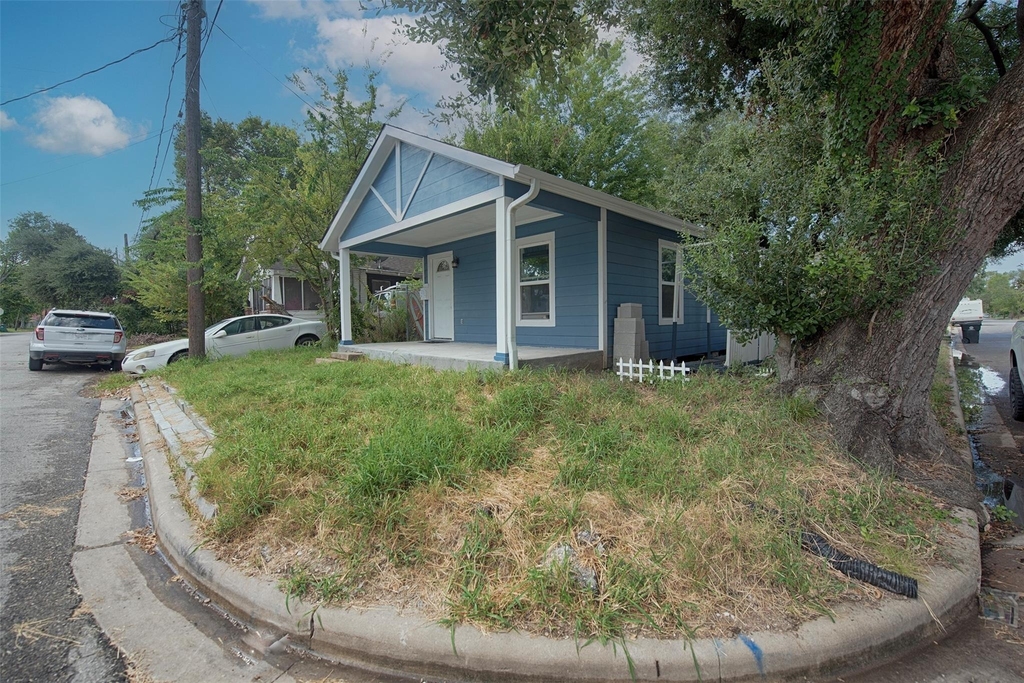 2802 Canfield Street - Photo 2