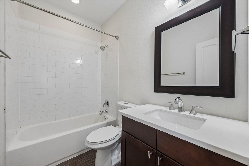 734 W 20th Street - Photo 19