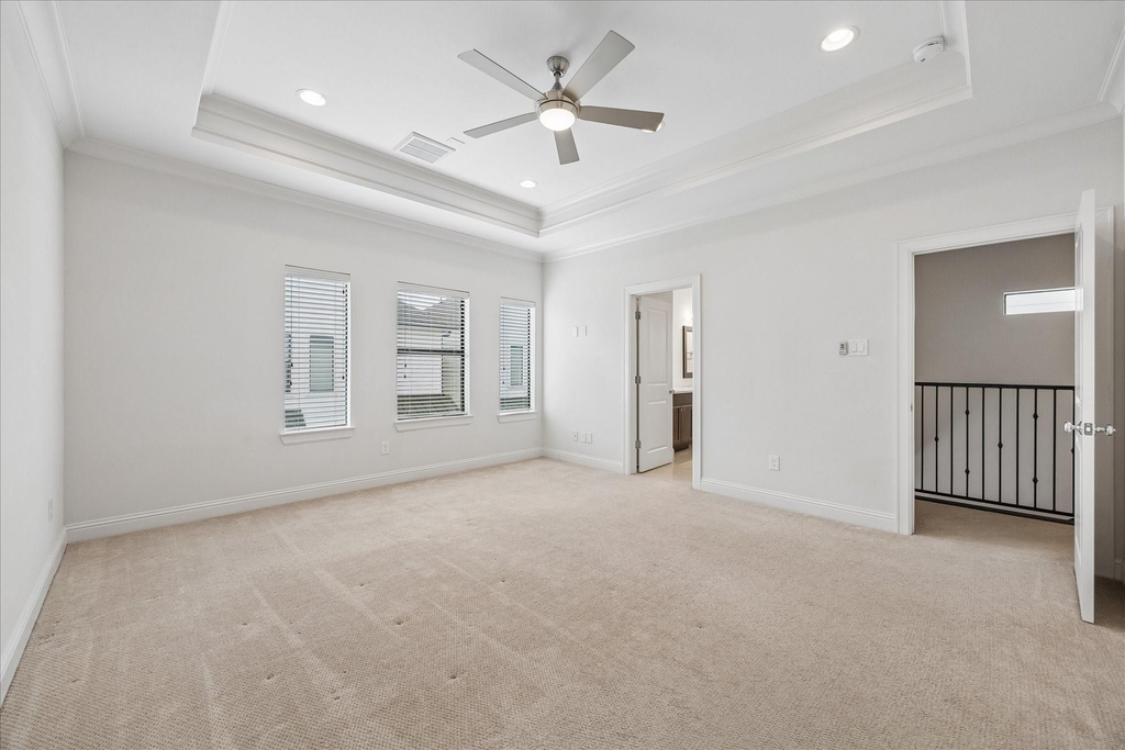 734 W 20th Street - Photo 11