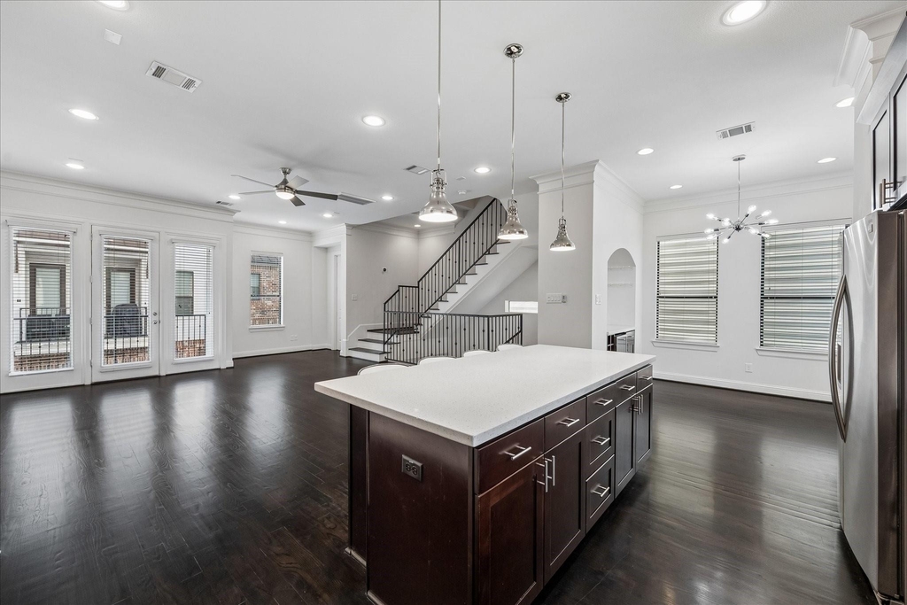 734 W 20th Street - Photo 6