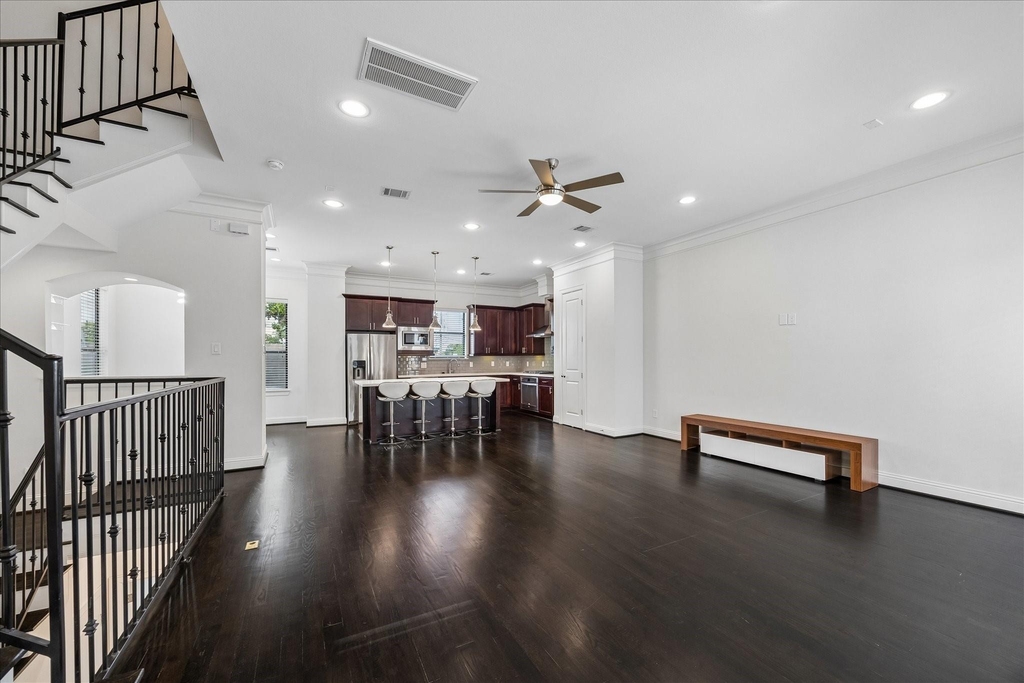 734 W 20th Street - Photo 7