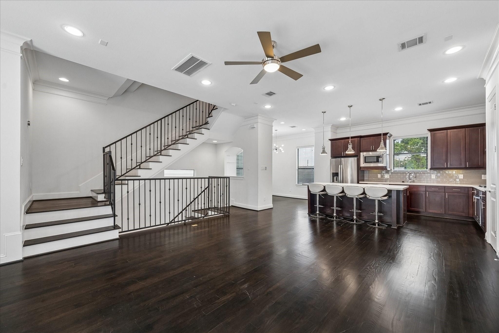 734 W 20th Street - Photo 8