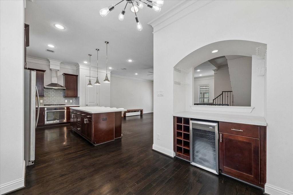 734 W 20th Street - Photo 5
