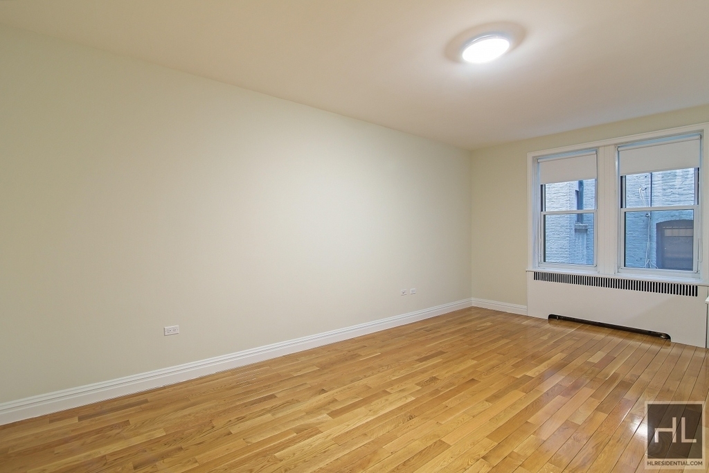 West 18th Street - Photo 0