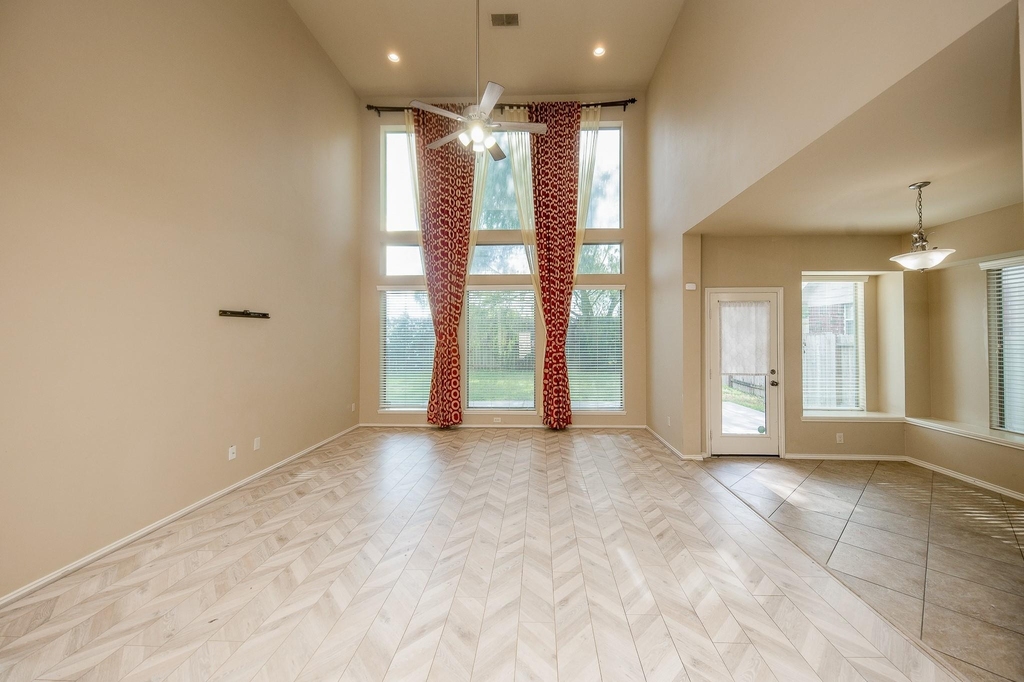 4019 Windmill Creek Drive - Photo 5
