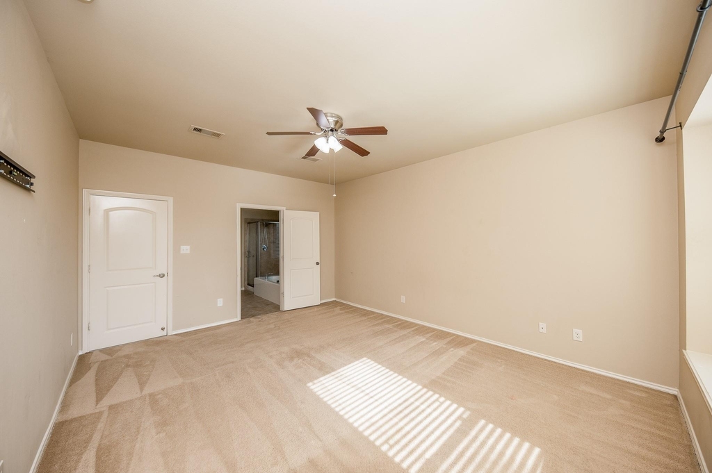 4019 Windmill Creek Drive - Photo 16