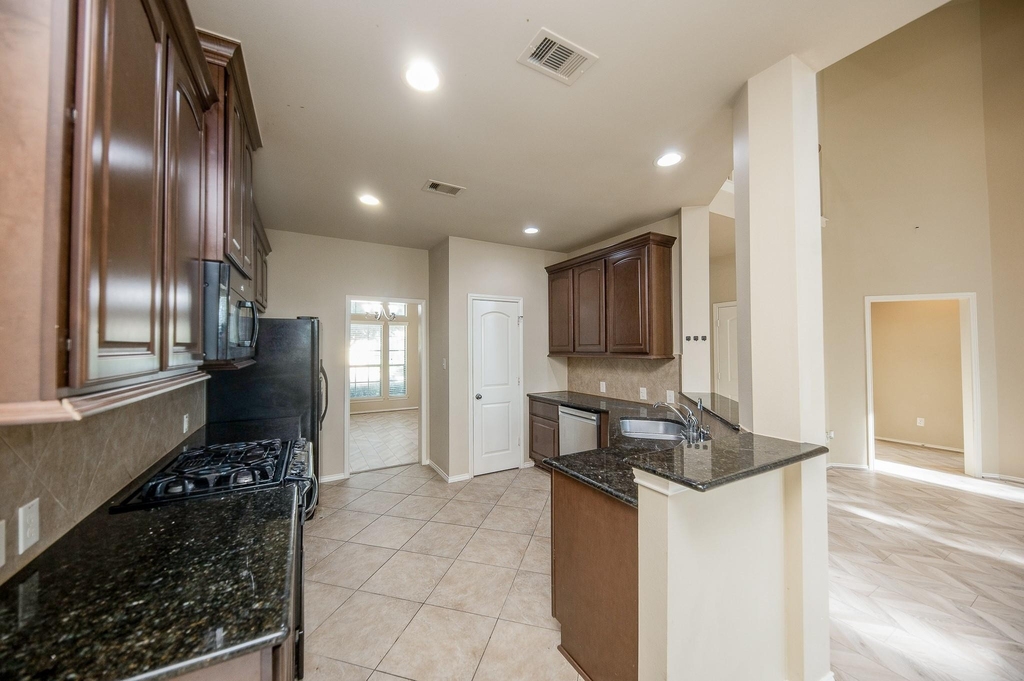 4019 Windmill Creek Drive - Photo 9