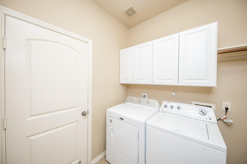 4019 Windmill Creek Drive - Photo 1