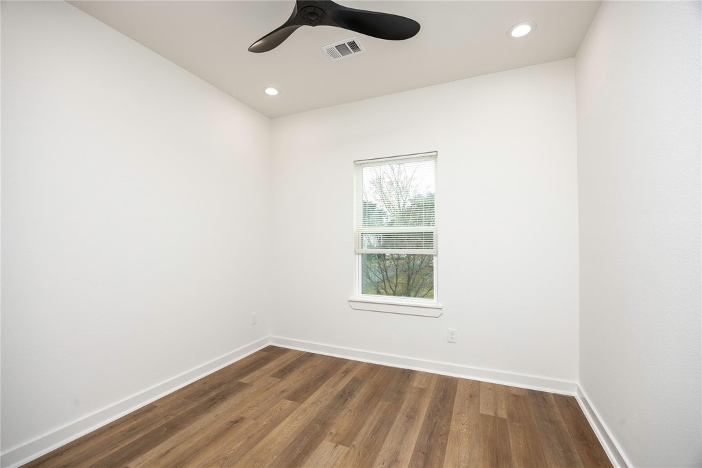 2753 Redrock Street - Photo 32