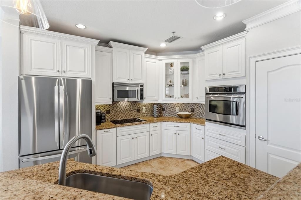 6420 Sunset Bay Circle - Photo 17