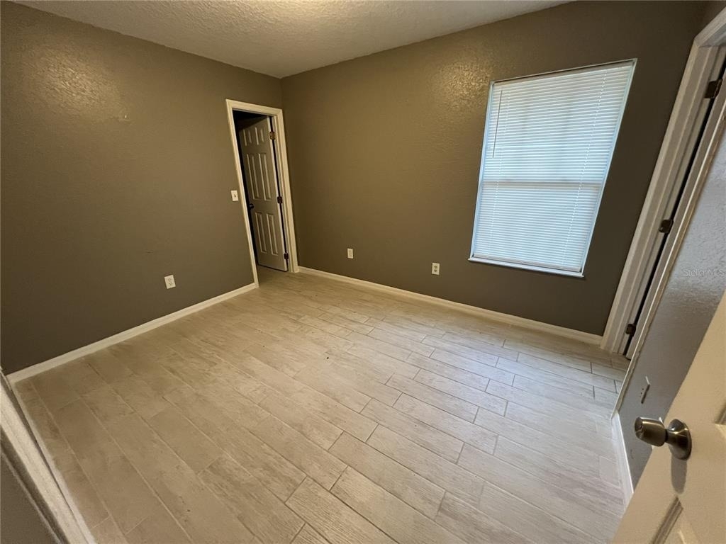 717 W Silver Springs Place - Photo 4