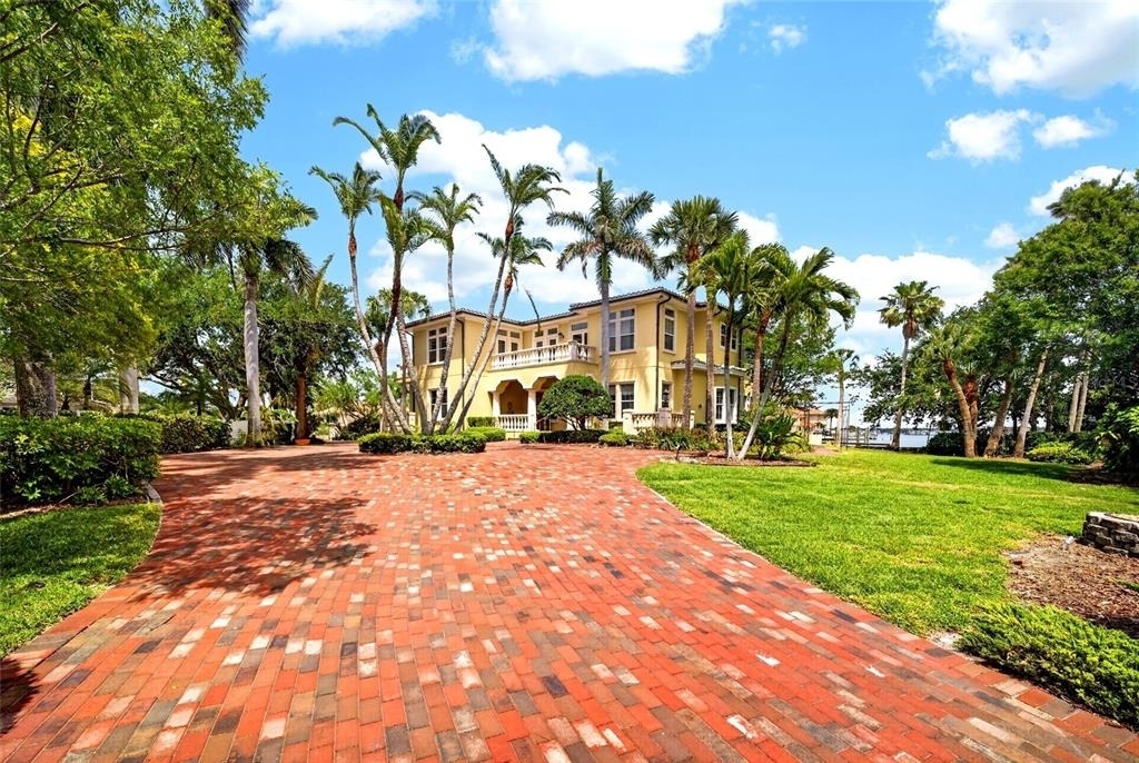 115 18th Street - Photo 1