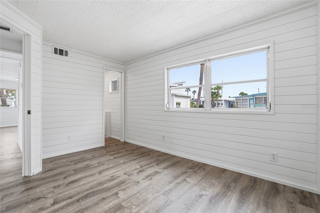 4851 W Gandy Boulevard - Photo 17
