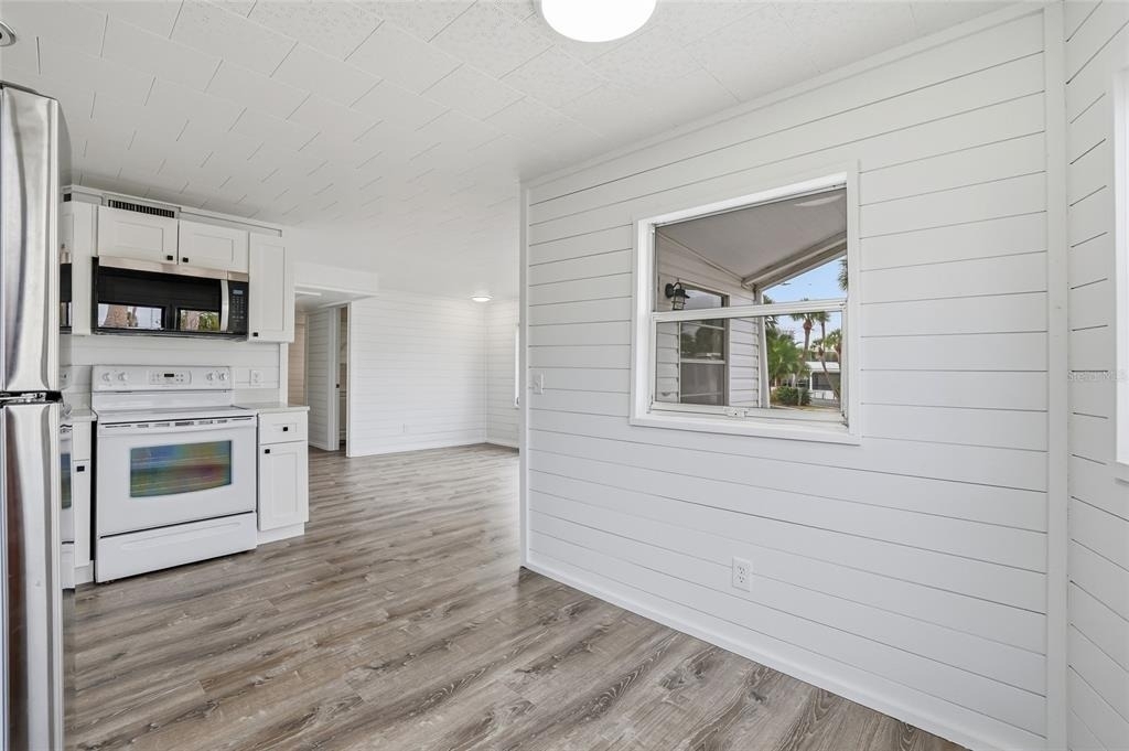 4851 W Gandy Boulevard - Photo 13
