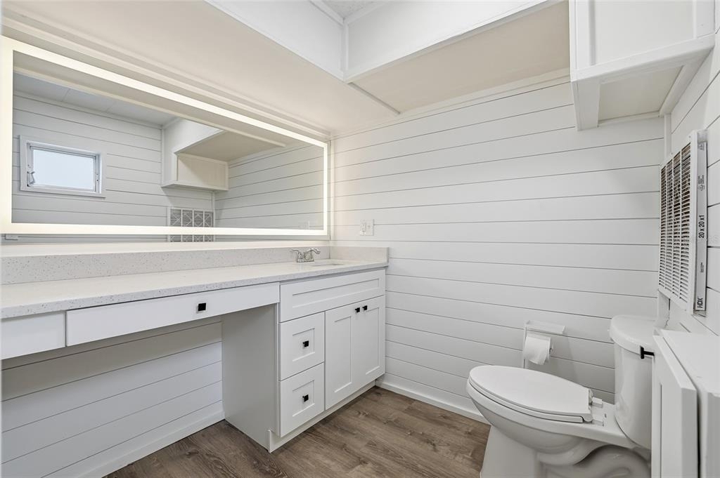 4851 W Gandy Boulevard - Photo 18