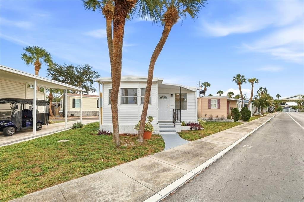 4851 W Gandy Boulevard - Photo 3