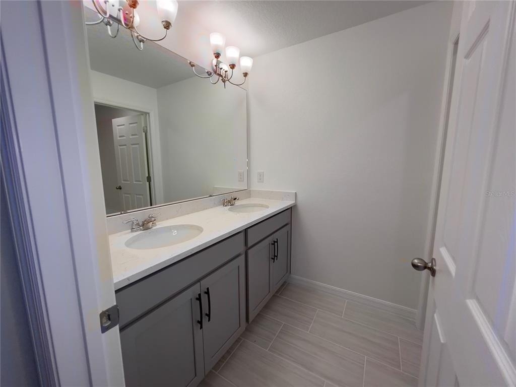 490 Thompson Village Avenue - Photo 18