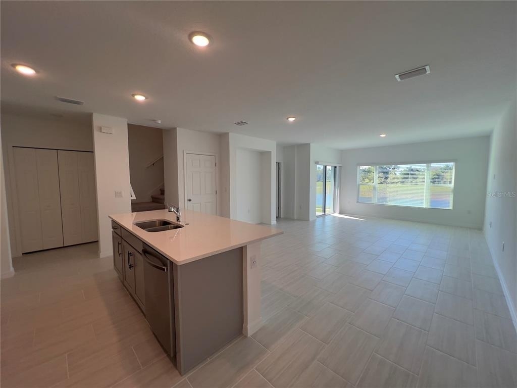 490 Thompson Village Avenue - Photo 4