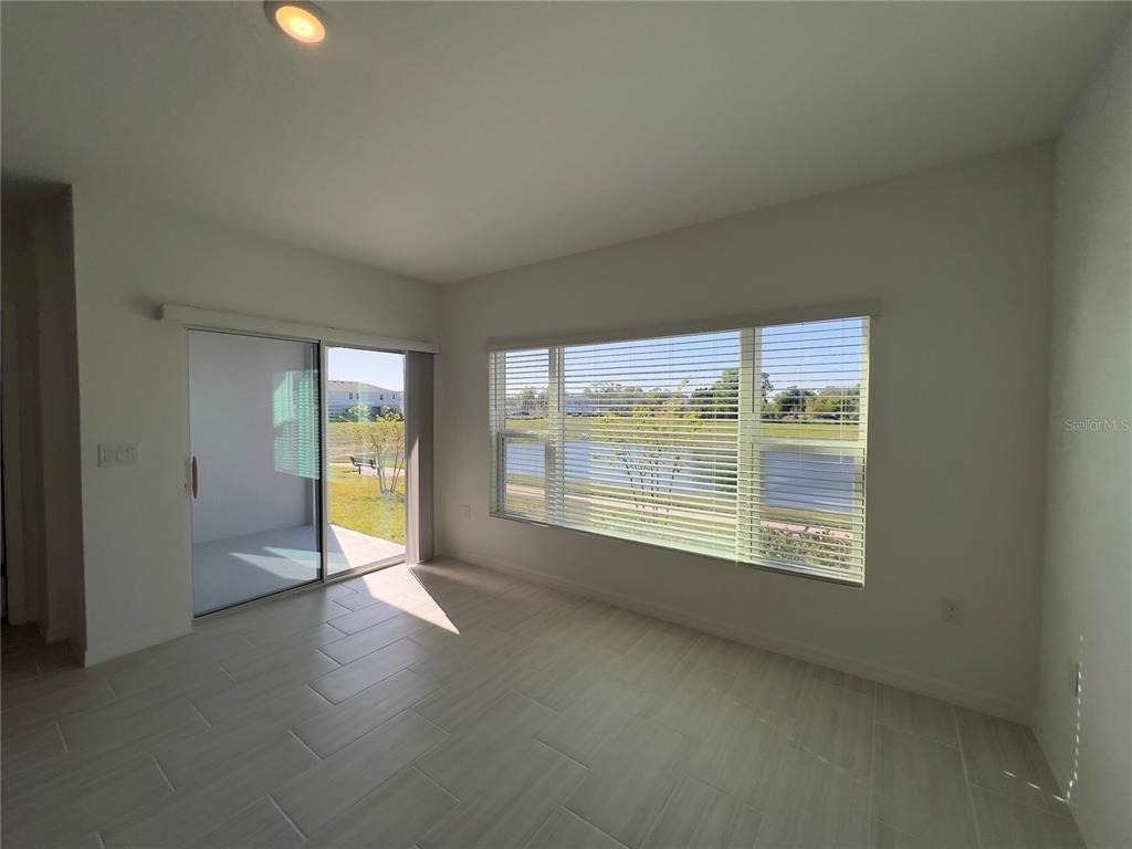 490 Thompson Village Avenue - Photo 6