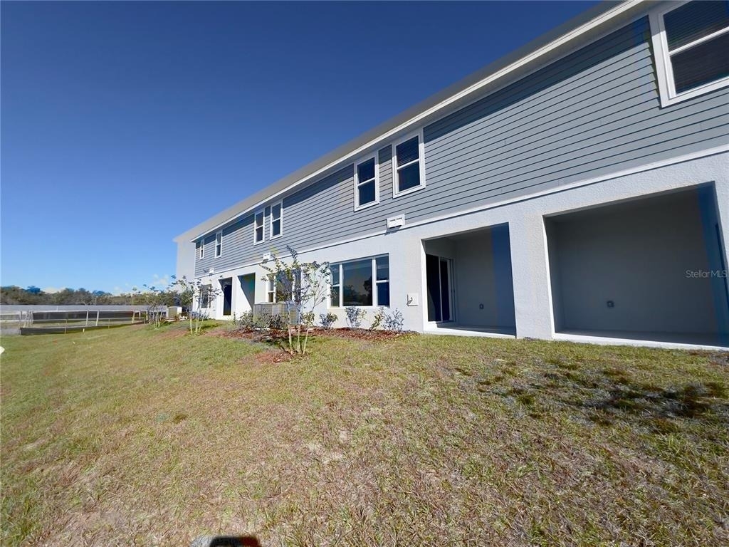 490 Thompson Village Avenue - Photo 12