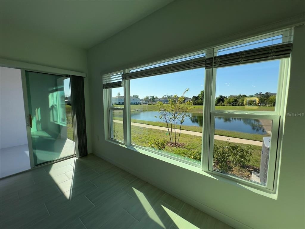 490 Thompson Village Avenue - Photo 8