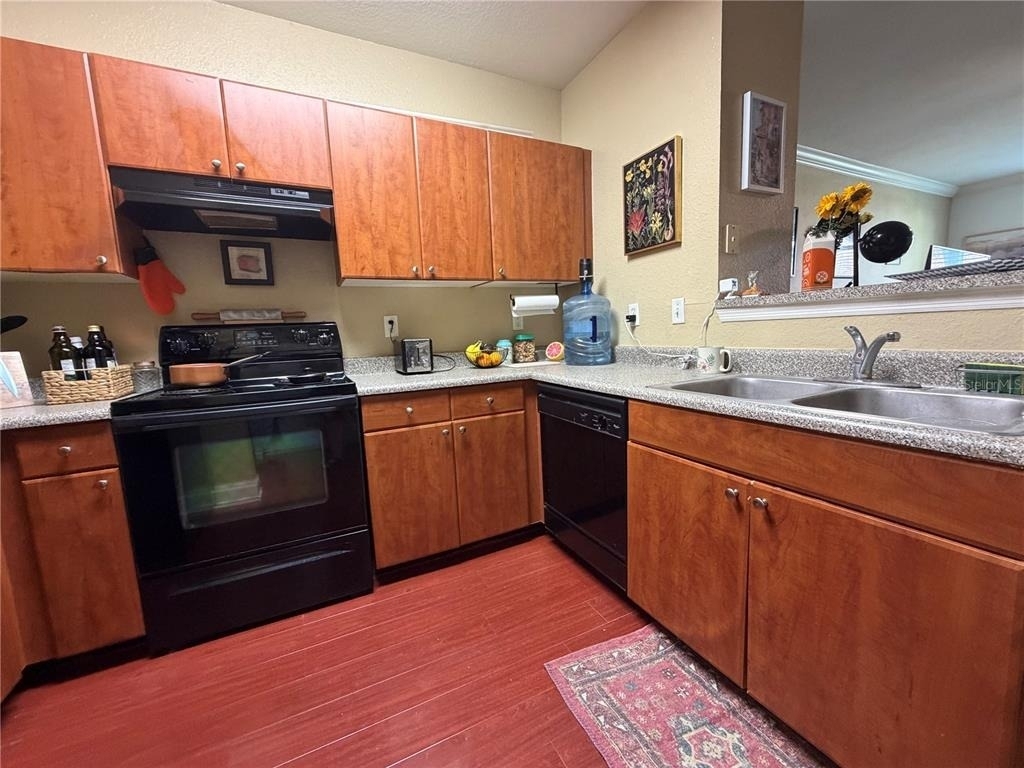 300 E South Street - Photo 3