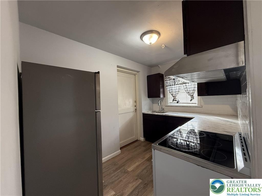 10 N 17th - Photo 1