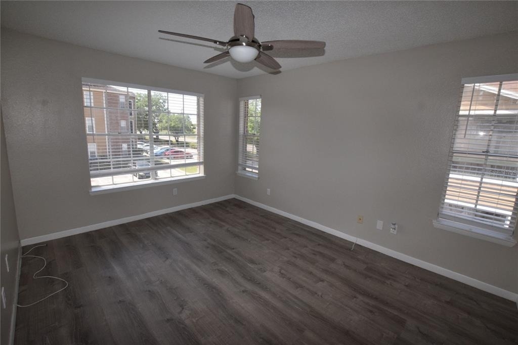 5533 Chrishire Way - Photo 11