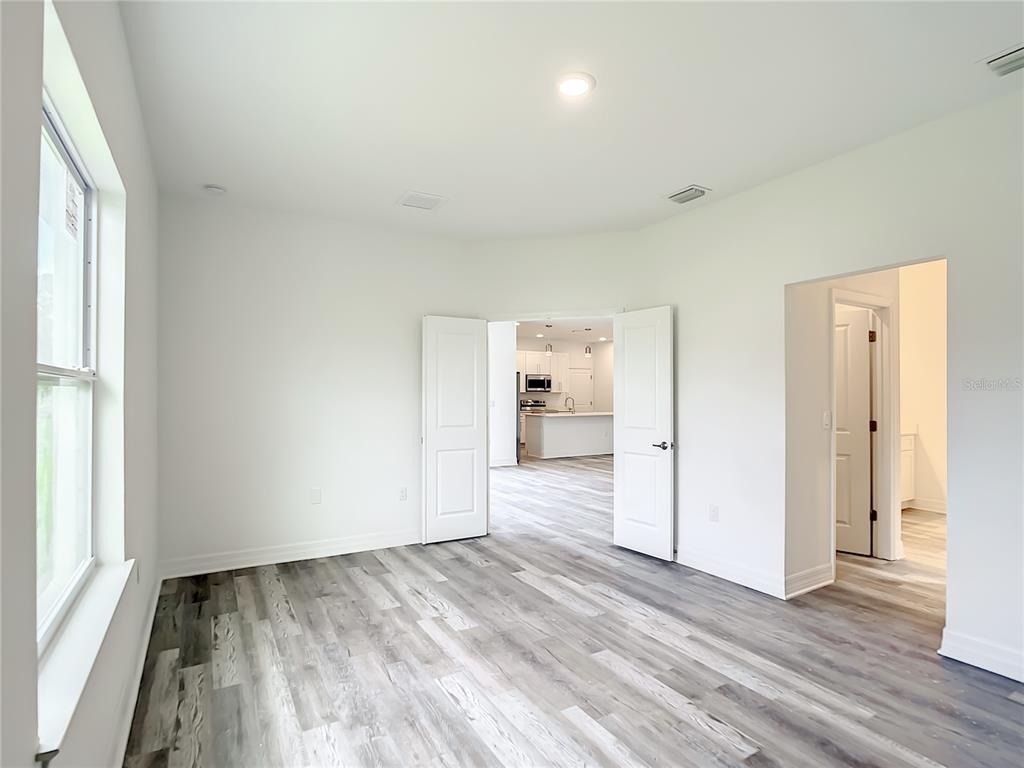 14210 Luxo Avenue - Photo 8