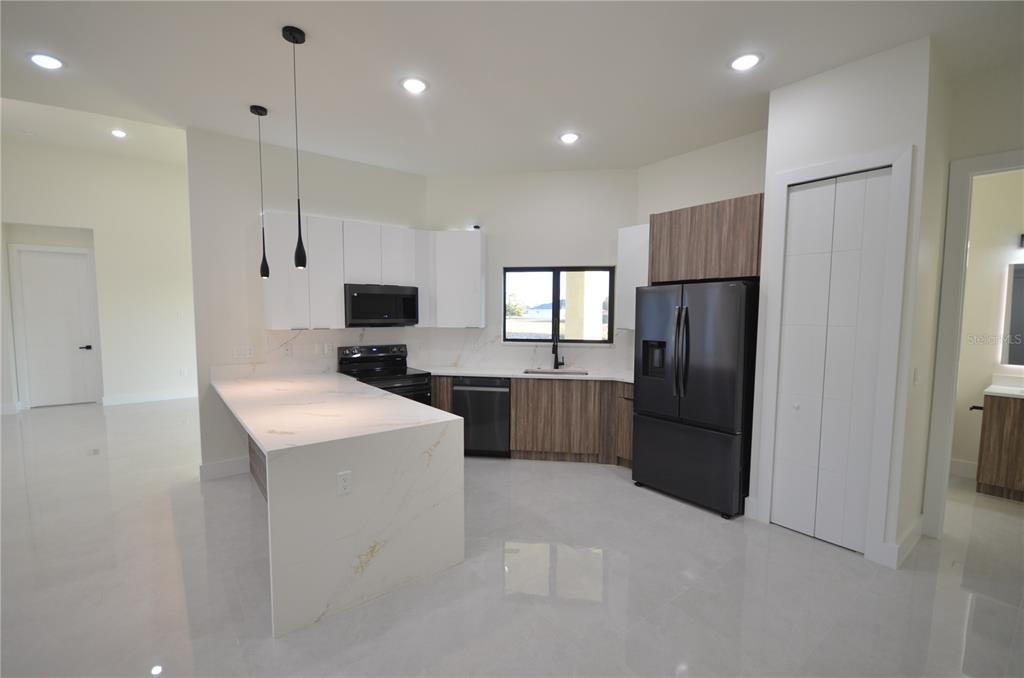 2416 Diplomat Parkway W - Photo 14