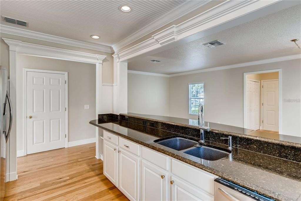 730 Oak Shadows Road - Photo 6