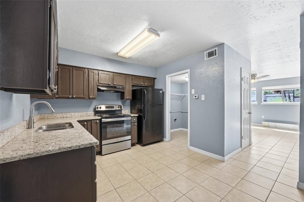 3918 Crayrich Circle - Photo 10