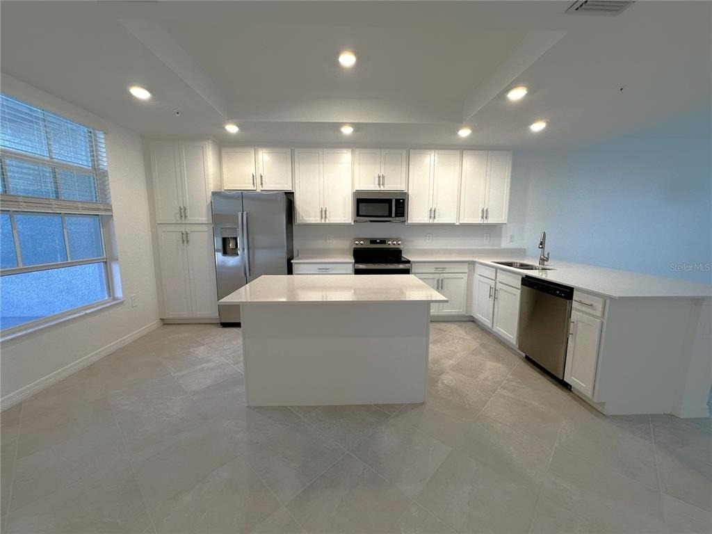 14231 Heritage Landing Boulevard - Photo 3