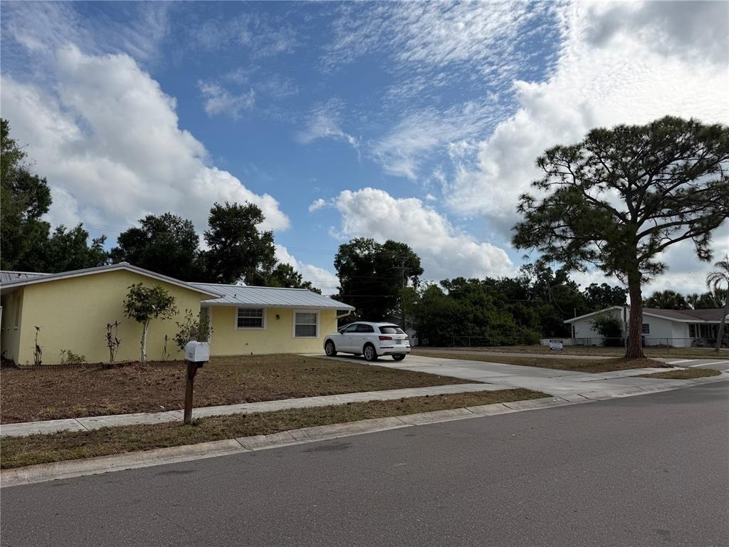 5333 Duncanwood Drive - Photo 3