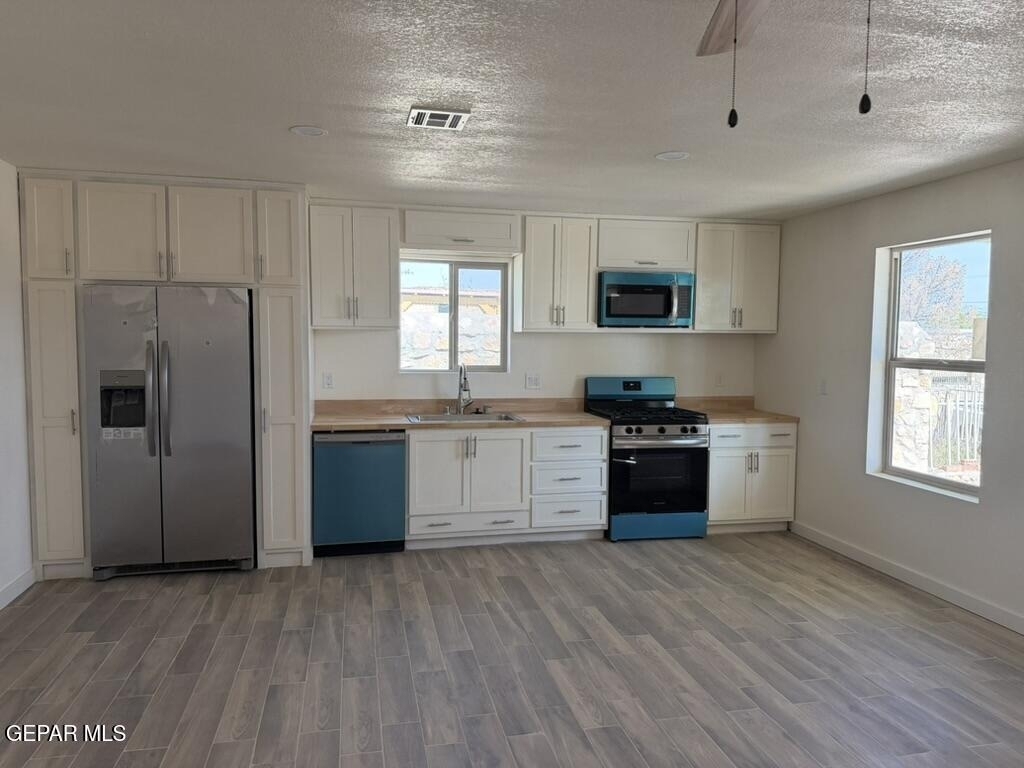 309 Mora Lane - Photo 2