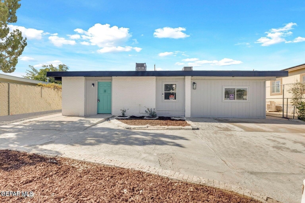 8827 Mount Elbert Drive - Photo 0