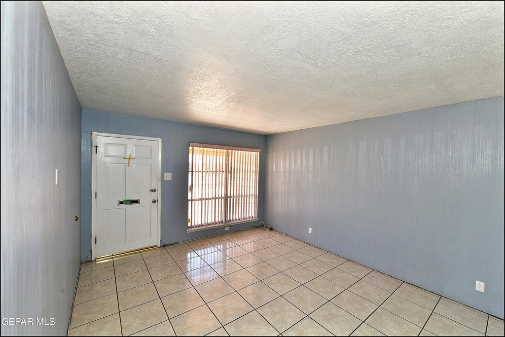5613 Creston Avenue - Photo 7