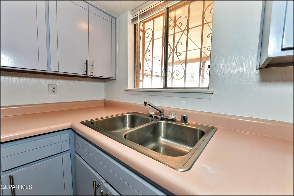 5613 Creston Avenue - Photo 15