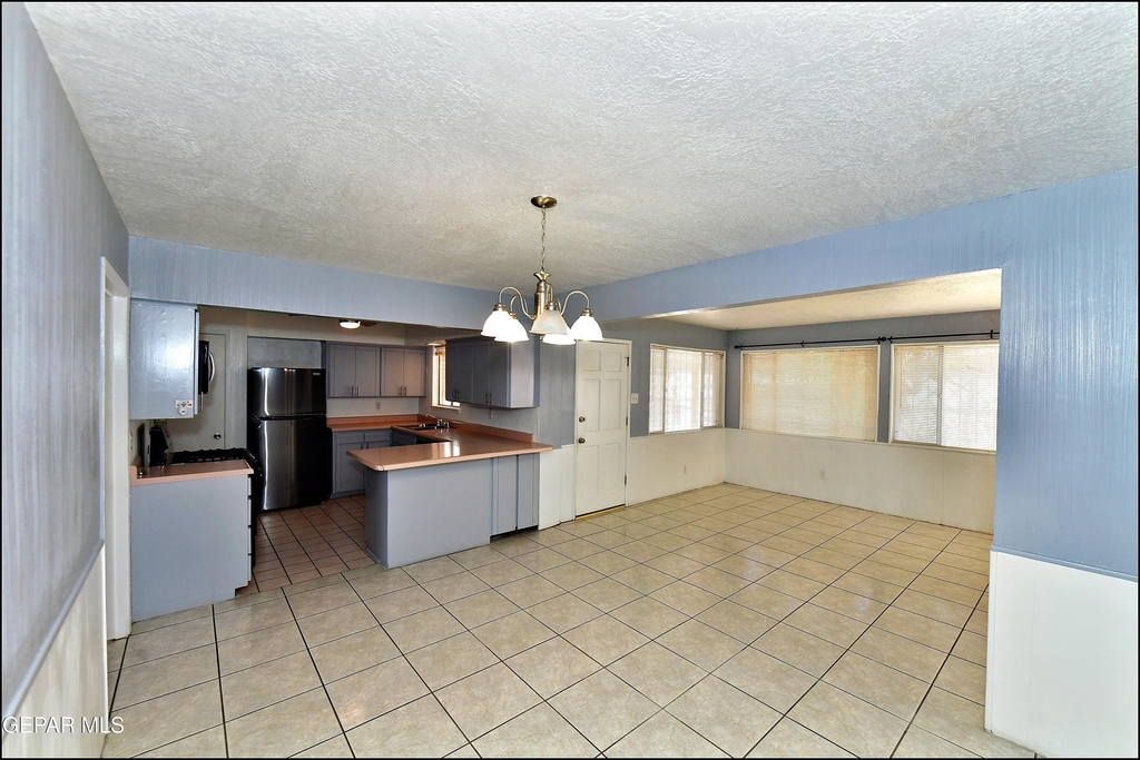 5613 Creston Avenue - Photo 10