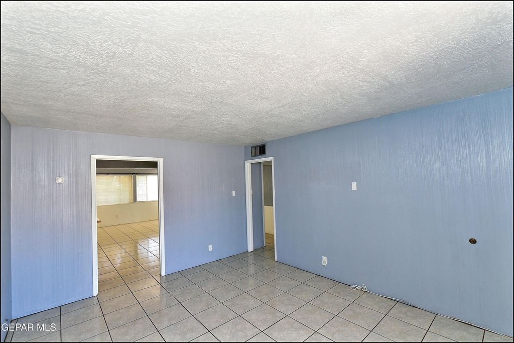 5613 Creston Avenue - Photo 6