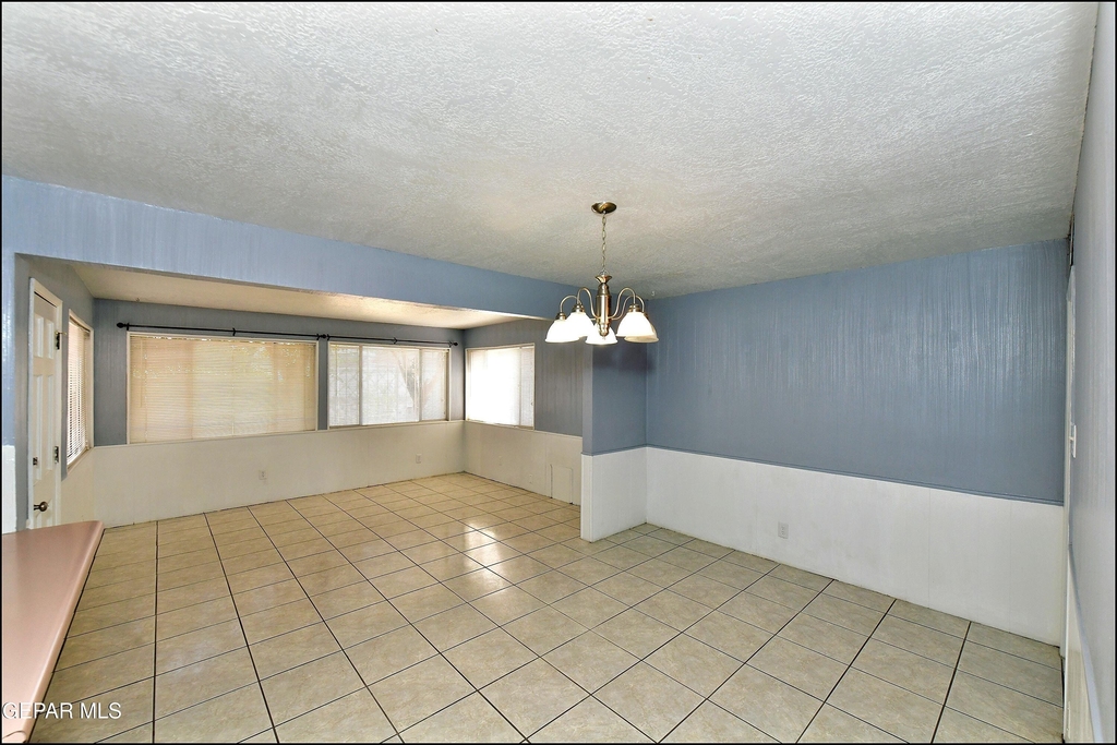 5613 Creston Avenue - Photo 9