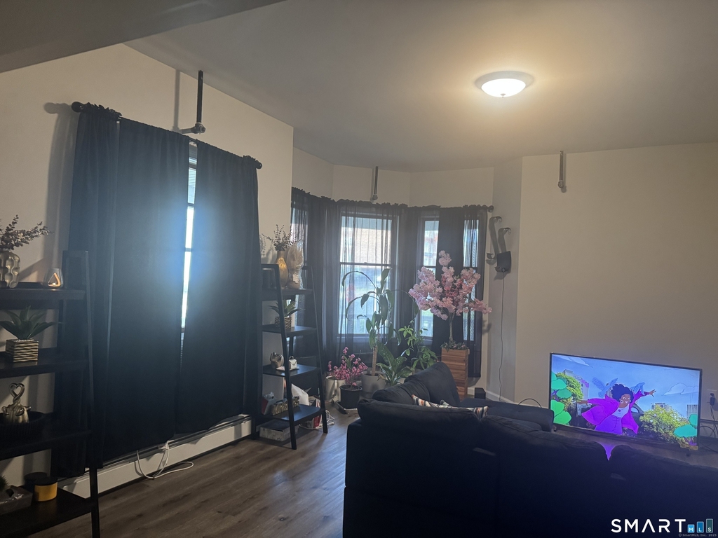 51 Russ Street - Photo 2