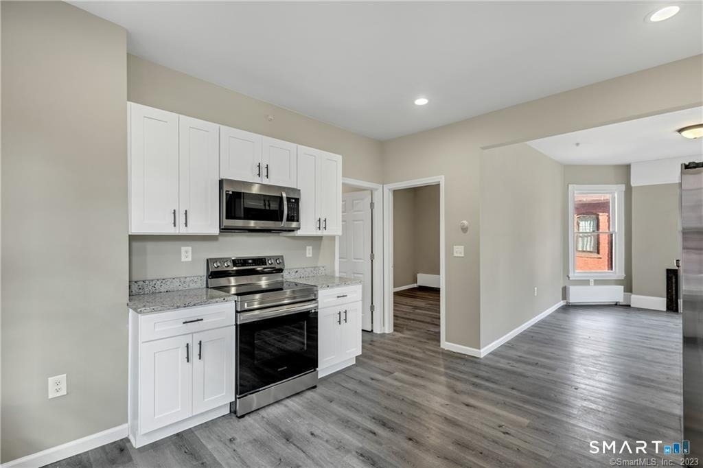 60 Russ Street - Photo 2