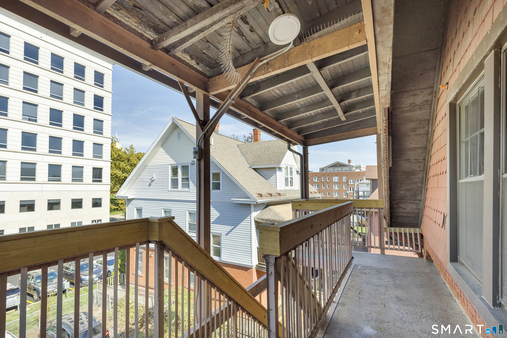 60 Russ Street - Photo 3