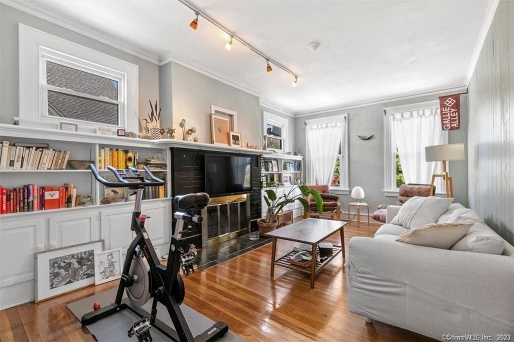 842 Edgewood Avenue - Photo 3