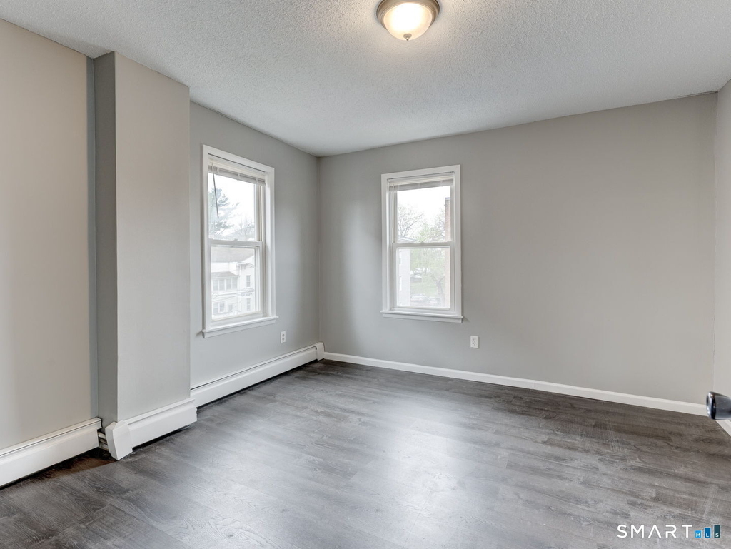 109 Grove Street - Photo 16