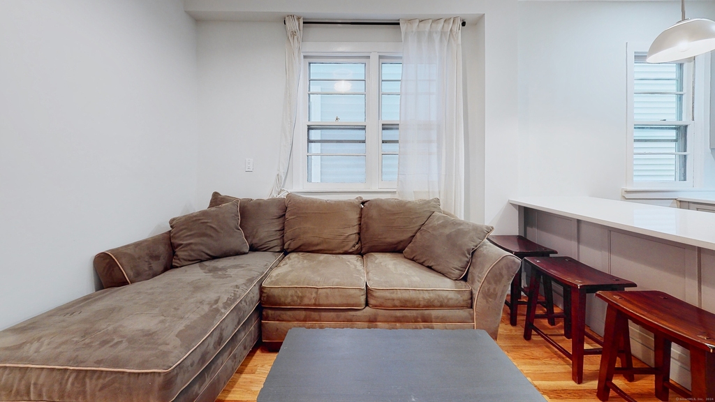 86 Edwards Street - Photo 2
