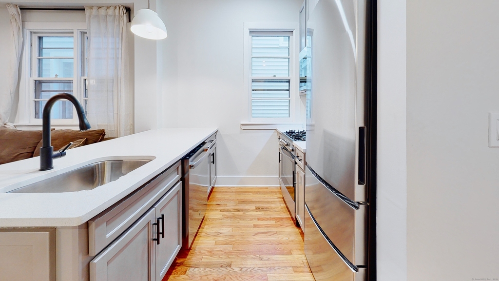 86 Edwards Street - Photo 3