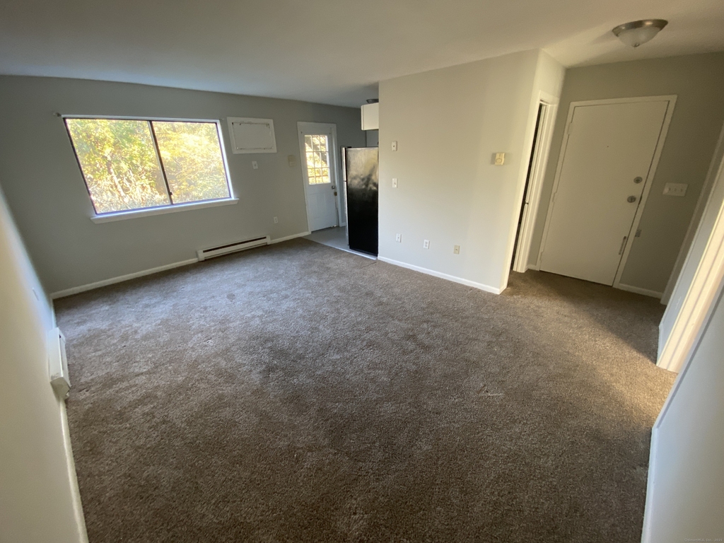 32 Old Foxon Road - Photo 5