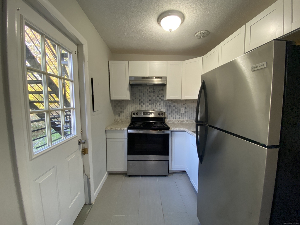 32 Old Foxon Road - Photo 1